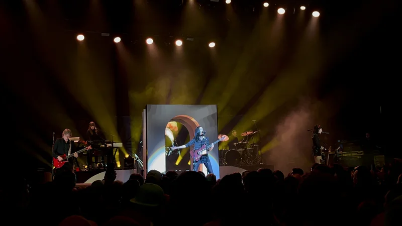 St. Vincent, Momma at Masonic